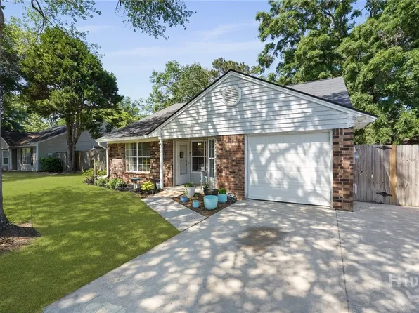 121 Pelican Lane, Richmond Hill, GA 31324