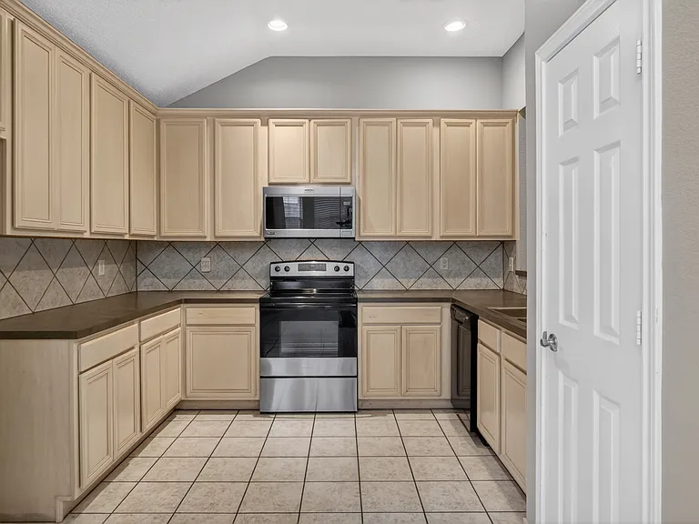 1105 Hidden Glade Dr — Photo 9