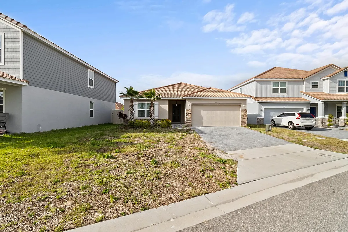 Building Photo - 1154 Oak Bluff Dr
