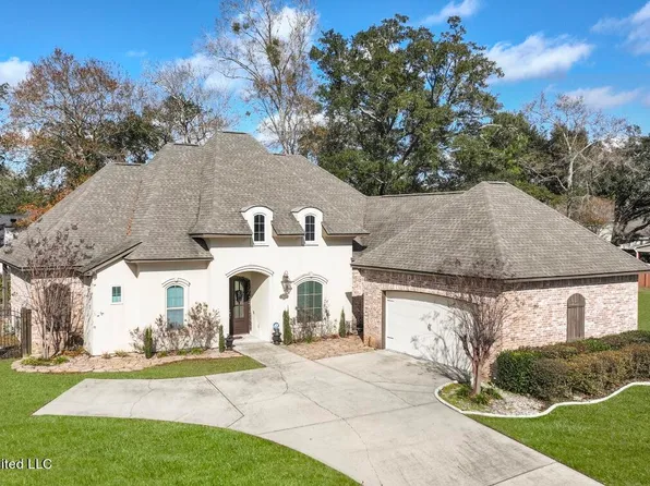 1568 Lucius St, Biloxi, MS 39532