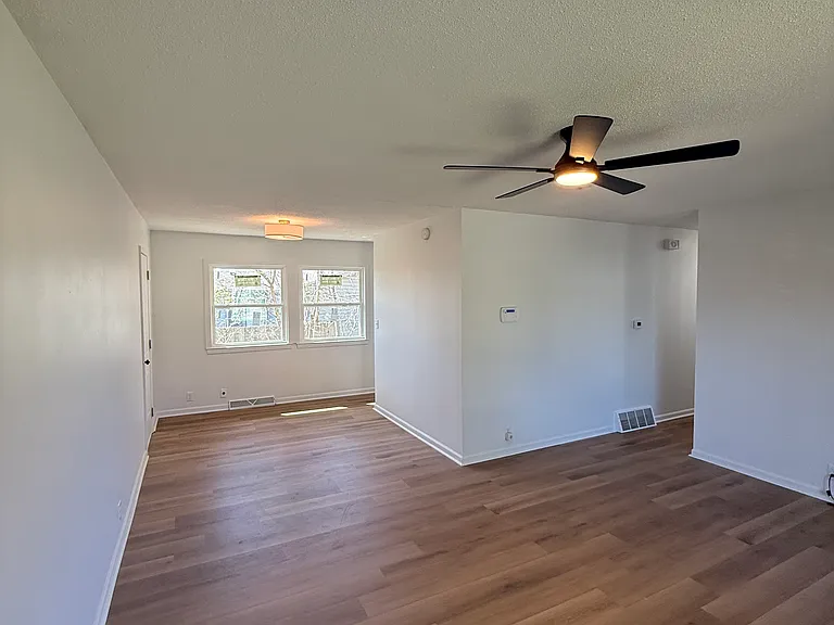 4522 N Lincoln Ave — Photo 1