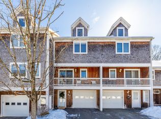 44 Songbird Ln #44, Farmington, CT 06032