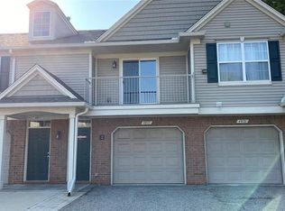 49117 W Woods Dr, Shelby Township, MI 48317
