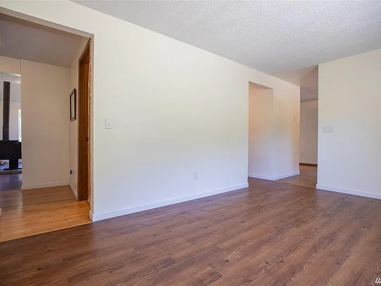 8985 Miller Rd NE — Photo 16