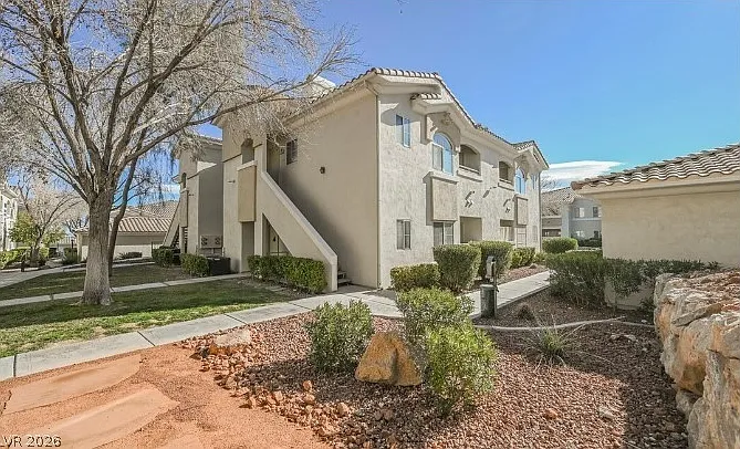 1301 Red Gable Ln #101 — Photo 3