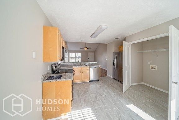 5th image of 1272 Saint Andrews Dr