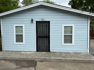 2811 W Woodlawn Ave #2811, San Antonio, TX 78228