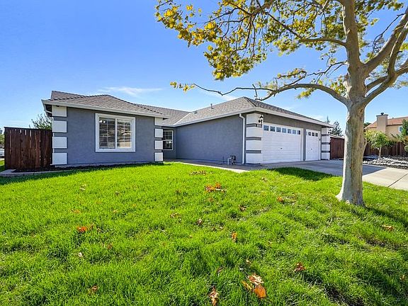 3rd image of 1026 Bay Landing Way