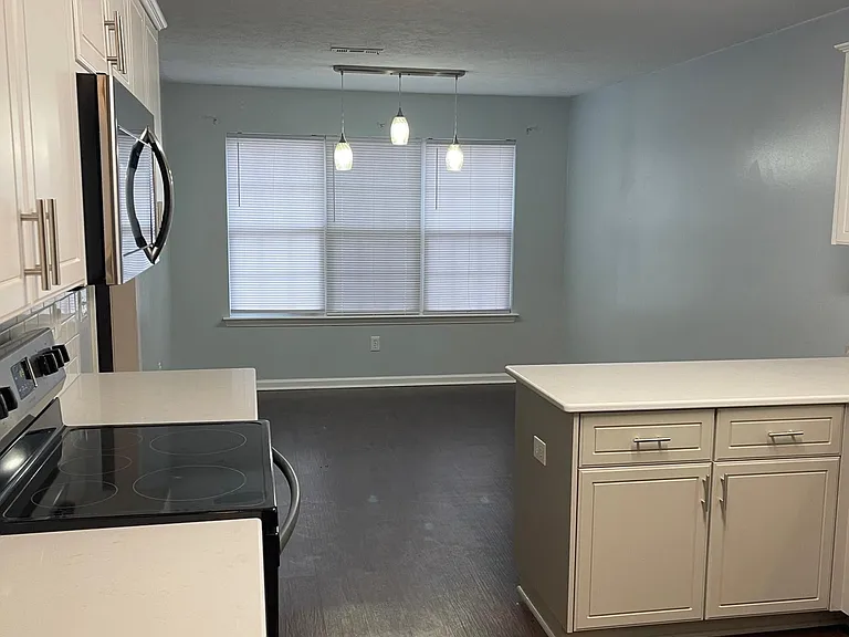 1365 Walton Loop — Photo 8