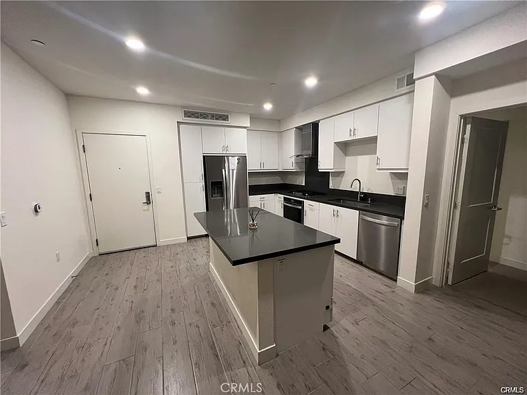 1402 N Nolita — Photo 3