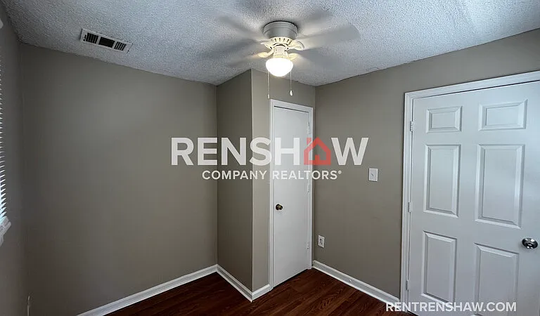 3743 Miami Ave — Photo 7