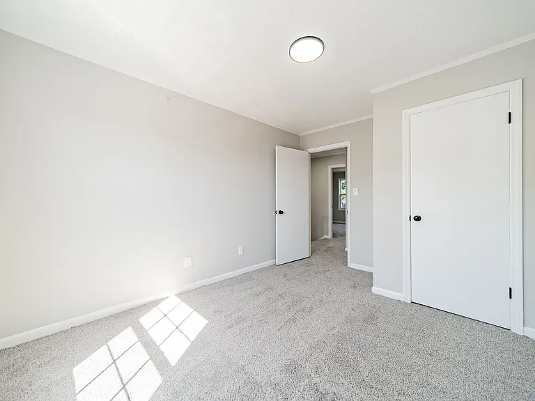 2200 Williamsburg Dr #24 — Photo 16