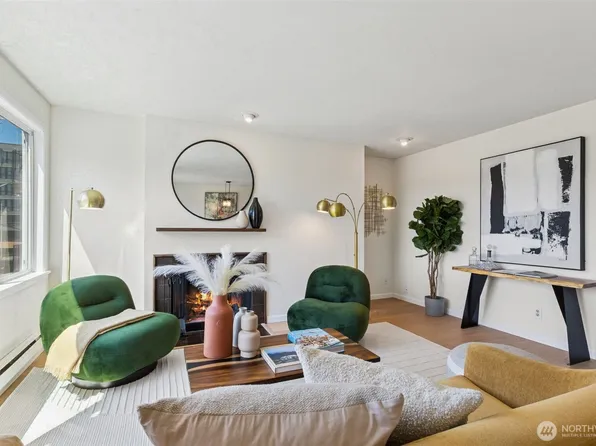8534 Phinney Avenue N #202, Seattle, WA 98103