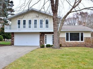 27805 N Orchard Dr, Wauconda, IL 60084