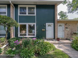 355 Bristol St #355, Northfield, IL 60093