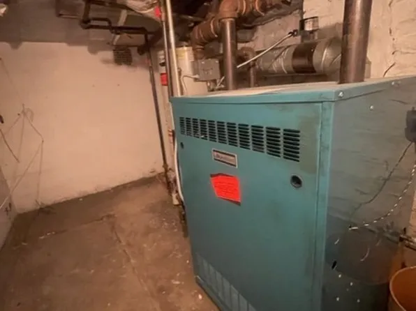 438 Jefferson Avenue image 10 of 12