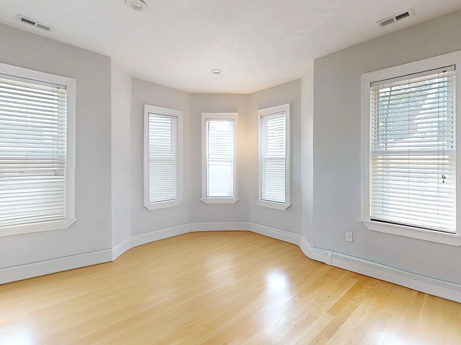 2 bed, 1027 sqft, $3,395 — Photo 3