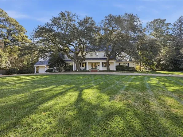 1048 Algonquin Rd, Norfolk, VA 23505