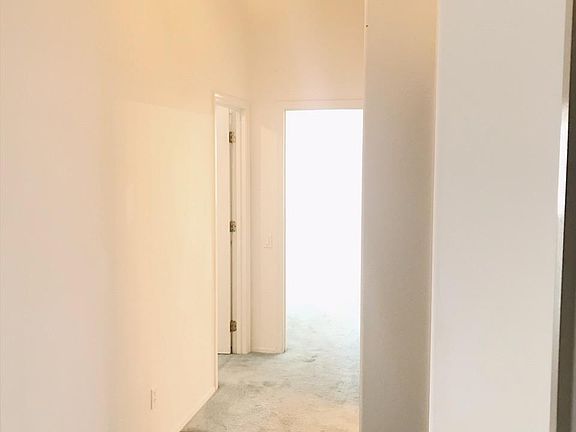 3rd image of 473 E Heatherglenn Pl