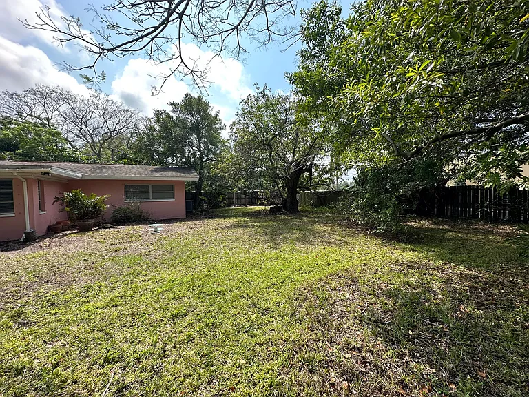 1546 Belleair Rd — Photo 26