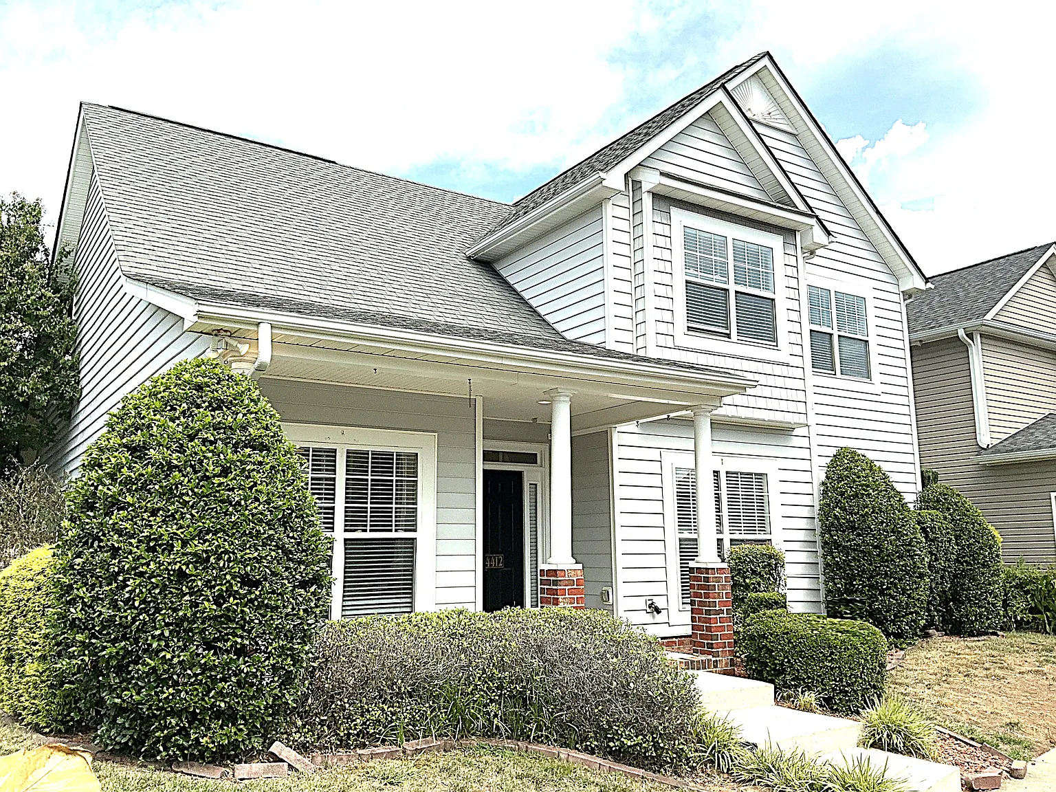 4 bed, 2.5 bath, 2295 sqft, $2,415 — Photo 1