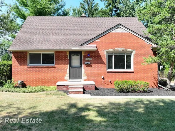 7581 Saint John St, Shelby Township, MI 48317