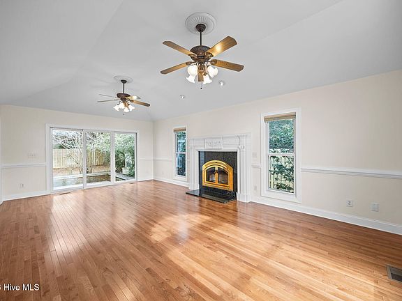 3rd image of 103 Seagull Way