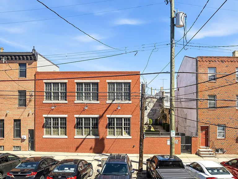 2355 E York St — Photo 19