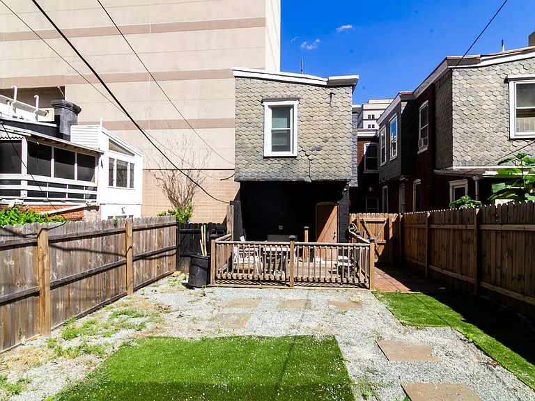 1217 N King St — Photo 14