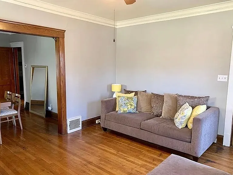 11710 Buckingham Ave — Photo 10