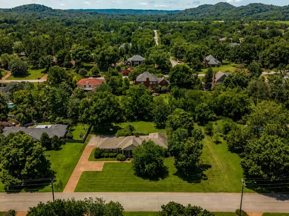 6372 Chickering Cir, Nashville, TN 37215
