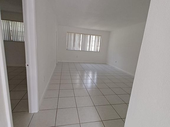4th image of 2950 NE 201st Ter APT E107