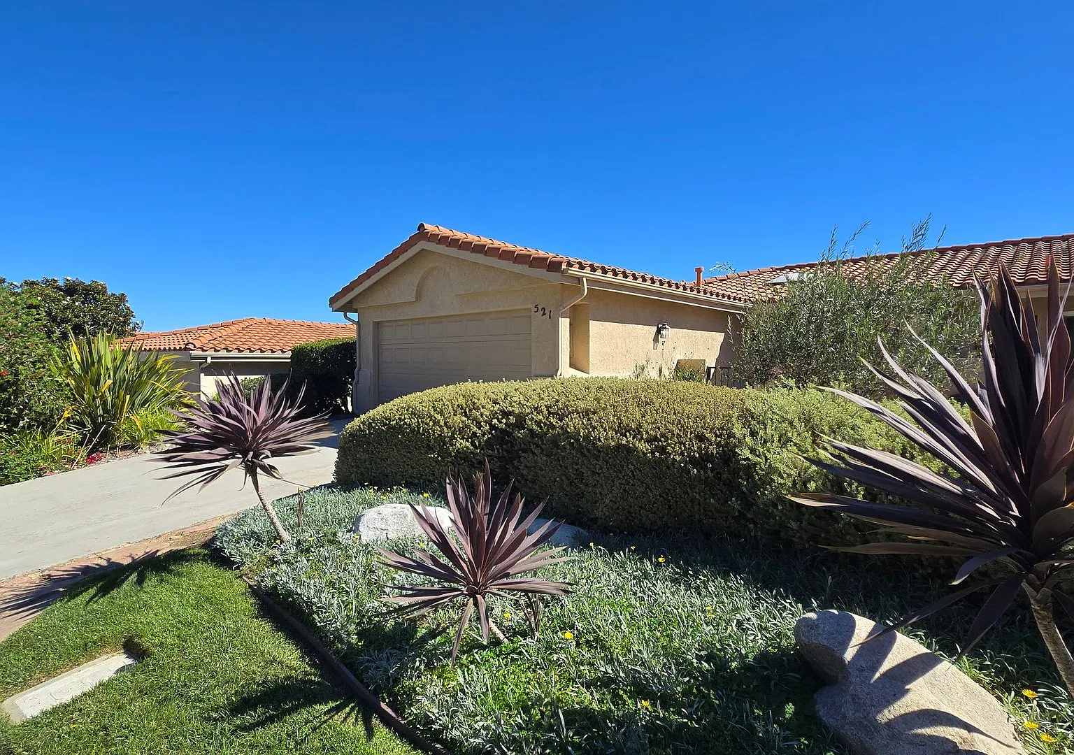 Light & Bright, 2BD/2.5BA in Private Gated Community w/ Country Views, 2 Car Garage, Fireplace, A/C — Photo 1
