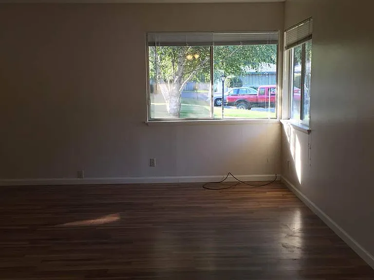 Phoenix Apartments — Photo 47