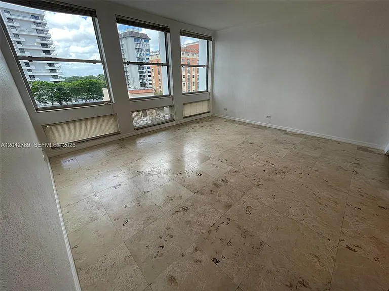 700 Biltmore Way #414 — Photo 8