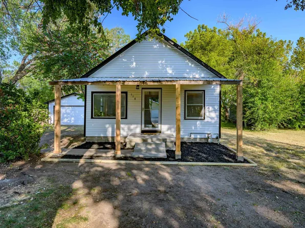 118 N Cedar Ave, Valley Center, KS 67147