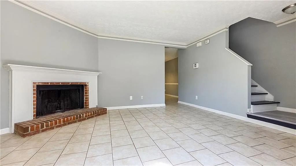2 bed, 2.5 bath, 1292 sqft, $2,000 — Photo 2