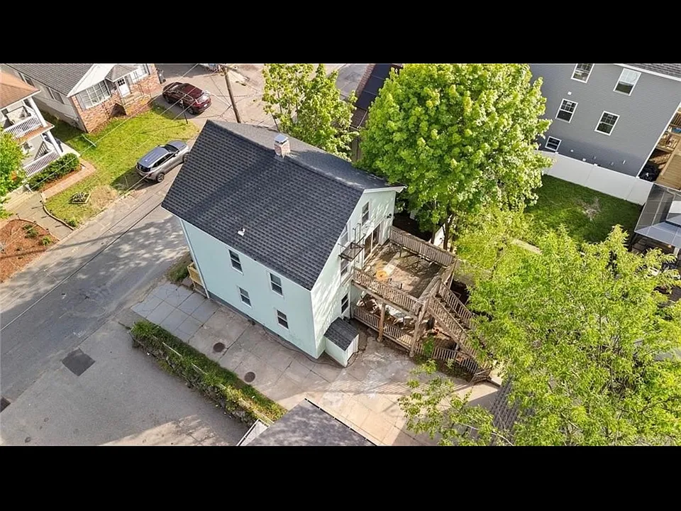30 Sherwood St #1