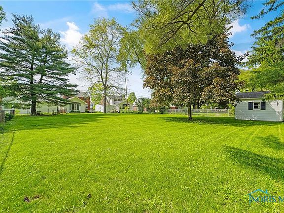 2nd image of 3713 Beverly Dr