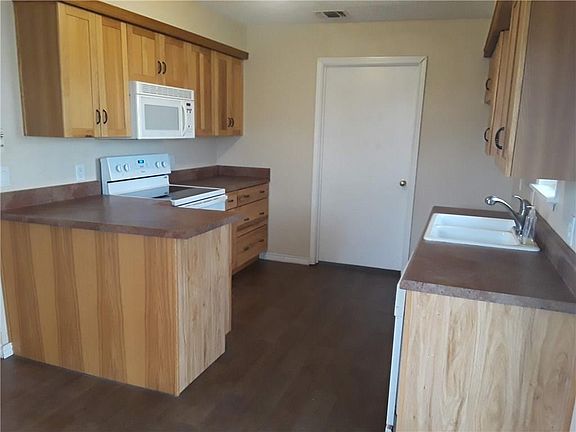 3rd image of 22727 Pugh Dr