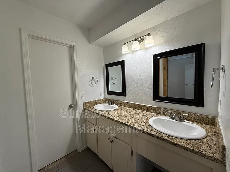 5117 S Lions Ave — Photo 14