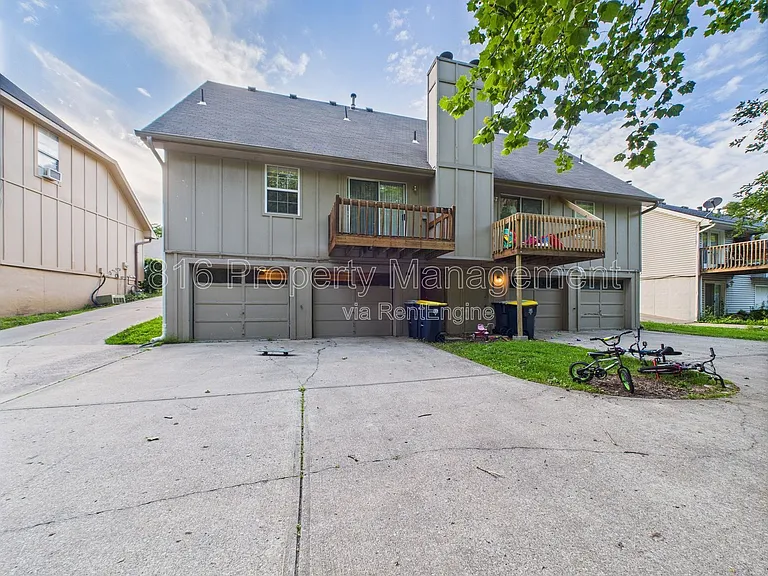 7941 NW 79th Pl — Photo 24