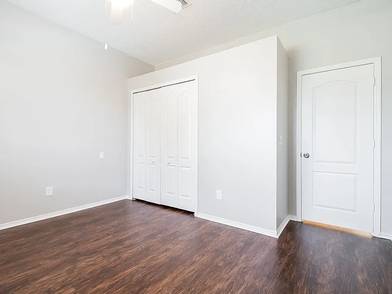 1136 Cherry Valley Way — Photo 14