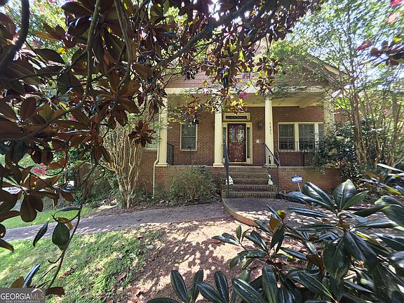 2nd image of 3421 Rainbow Dr