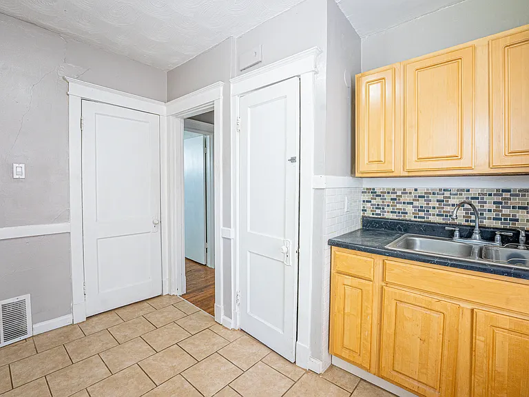 1323 Woodland Dr — Photo 14