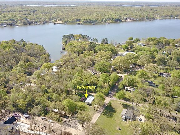 3rd image of 6920 Shady Trail Cir