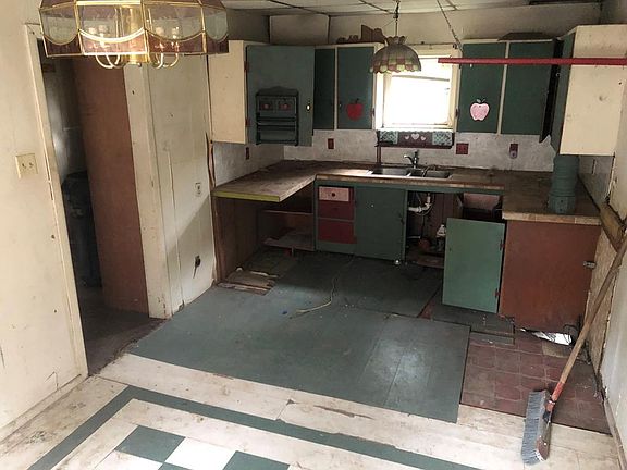 3rd image of 1306 N Joplin St