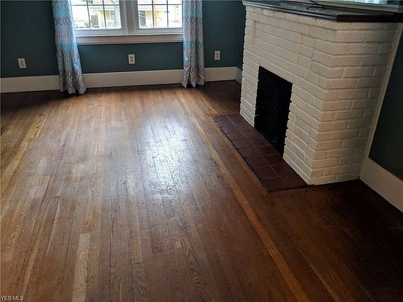 4th image of 1724 Sackett Ave #Up