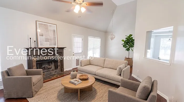 3 bed, 2.0 bath, 1420 sqft, $1,895 — Photo 2