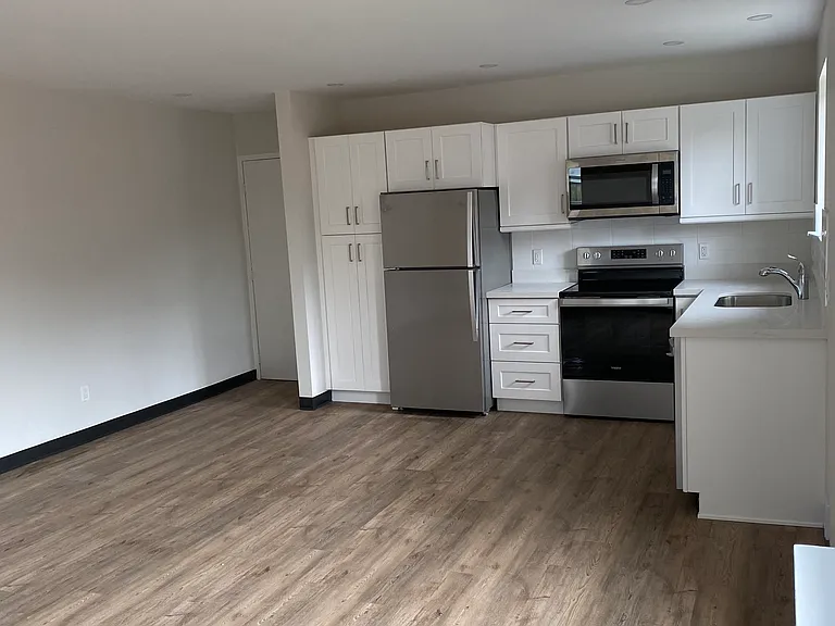 145 Woodward Ave — Photo 1